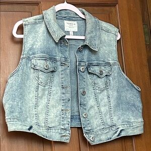 Torrid Light Blue Denim Vest women’s size 1 (1X)